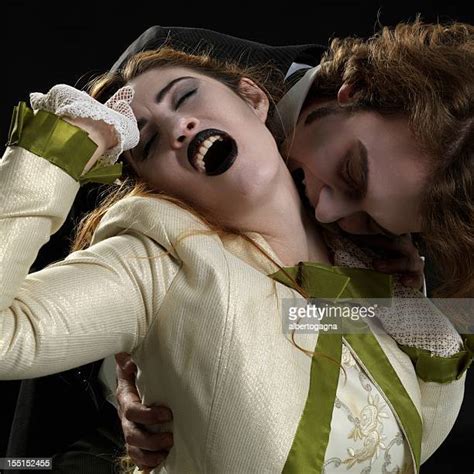Female Vampire Bite 個照片及圖片檔 Getty Images