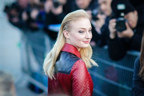 social media caused sophie turner depression but she has found a simple solution direct healthy