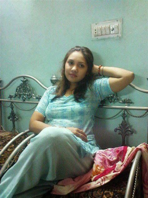 Pakistani Beautiful Desi Girls Bedroom Hot Pictures Desi