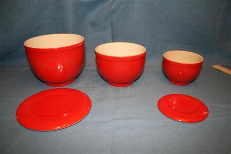 Set Of 3 Red Mixing Bowls With Lids Universal Cambridge Usa