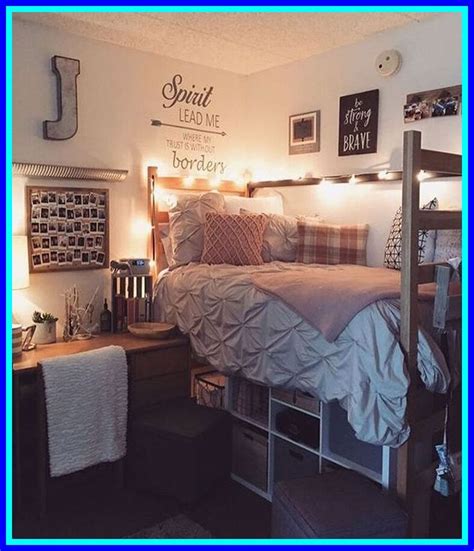 30 Dorm Room Wall Ideas Decoomo