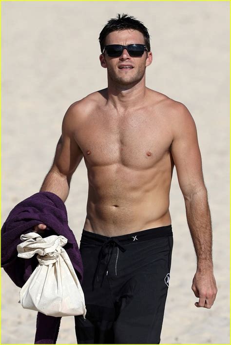 Scott Eastwood Bares His Buff Ripped Body On The Beach Photo 3805581