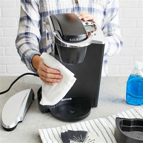 clean  coffee maker  vinegar   ways