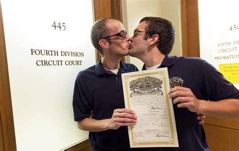 arkansas halts same sex marriage licenses after ruling