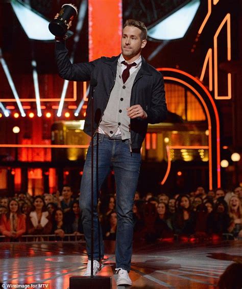 ryan reynolds jokes about his sex life with wife blake lively at mtv movie awards daily mail
