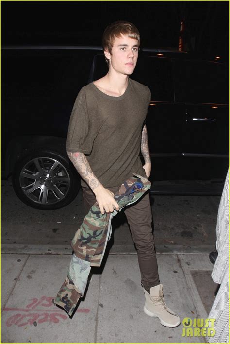 justin bieber doesn t want paparazzi to yell at him photo 1057543