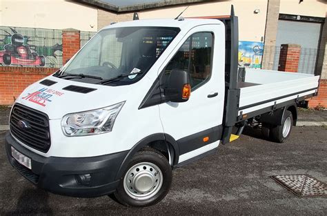 maun motors  drive dropside hire  van ft pick  rental maun motors  drive hire