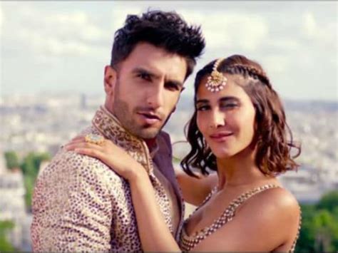 Ranveer Singh Vaani Kapoors Crazy Wedding Dance In New Befikre Song