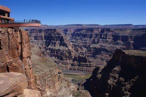 grand canyon tourists charged  landowner  reach scenic overlook