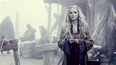 The Necklace Rune Of Helga Maude Hirst In Vikings S03e02 Spotern