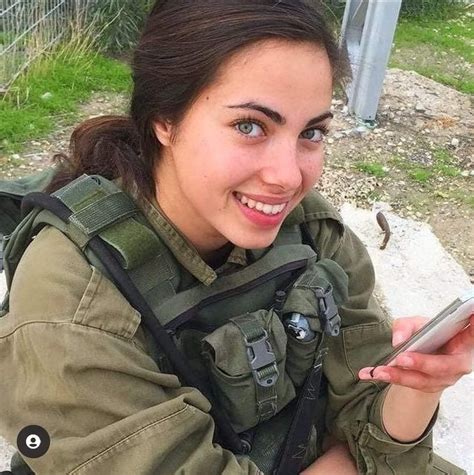 idf women military women beautiful women pink guns israeli girls
