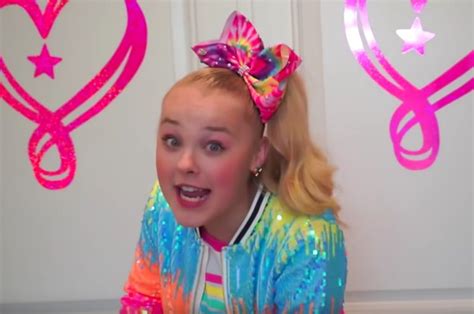 Jojo Siwa Gave A Tour Of Her New Bedroom And Now I Feel Like I Have 4