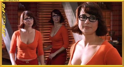 Linda Cardellini As Velma Dinkley Linda Cardellini Photo