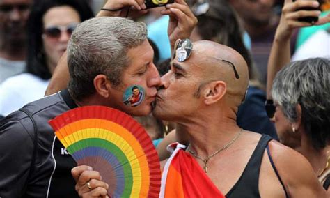 cuban same sex couples wed in march for lgbt rights led by castro s