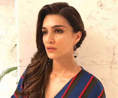 kriti sanon wears the accessory that slims your waist in