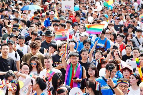 《taipei Times》 Thousands Join Taiwan’s 17th Lgbt Pride Parade 焦點 自由