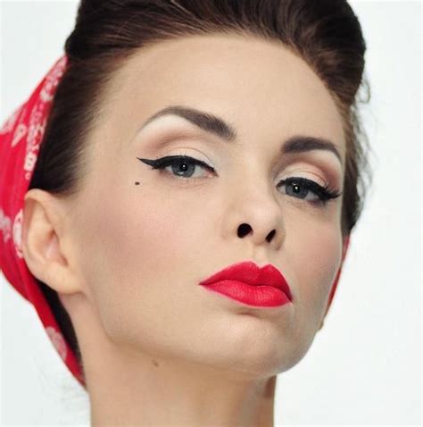 Maquillage Pin Up Le Style Rétro Des Années 50 Obsigen