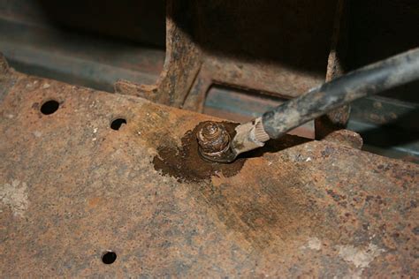 clean  main earthing points   land rover  land rover blog