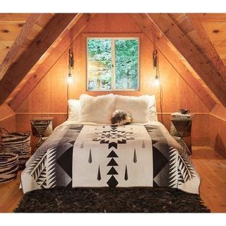 blankets throws cabin bedroom cabin interiors cabin decor
