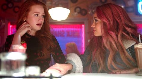 Riverdale Star Reveals Why Cheryl S Bisexual Kiss Was