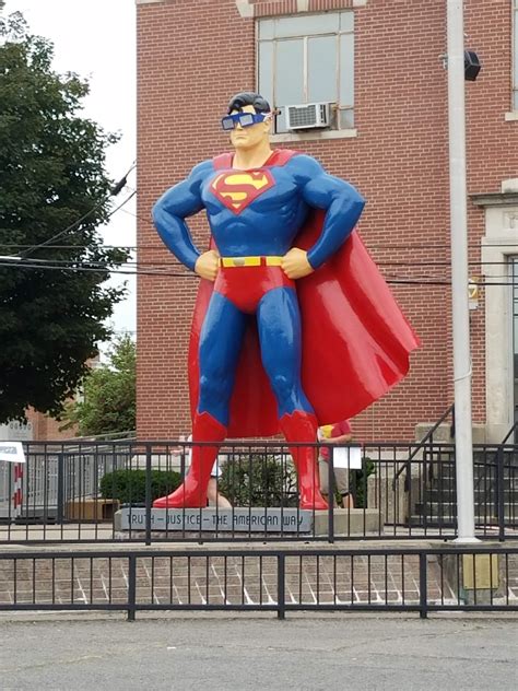superman statue  metropolis il  ready   eclipse rsuperman