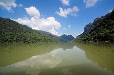 discovering stunning beauty  lakes  vietnam vietnam travel blog