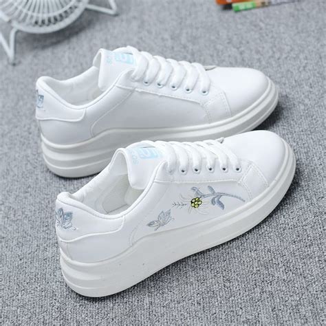 qoo women classic white sneakers lace  sports shoes ladies fashion  shoes