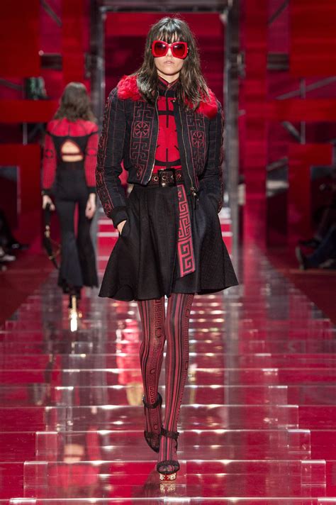versace fall winter 2015 16 women s collection the