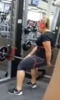 Gym Goer Posts A Video Of A Woman Doing Squats Wrong Daily Mail Online