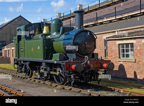 vintage great western railway steam train  didcot railway centre   jmh stock photo