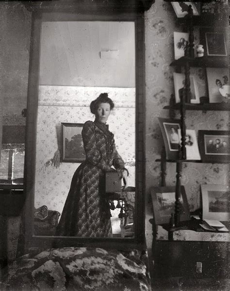 One Of The Earliest Selfies Taken By An Unidentified Edwardian Woman