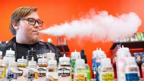 vaping illness deaths spark call  regulation  marijuana products