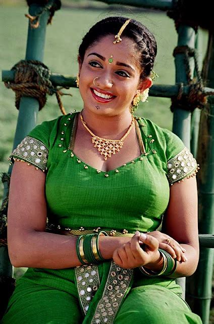 kavya madhavan spicy green blouse picture kavya madhavan nude pictures