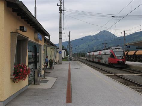 mit   woergl hauptbahnhof hochfilzen auf bahnhof kirchberg im tirol