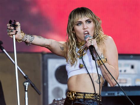 Miley Cyrus Is Working On A Metallica Cover Album The