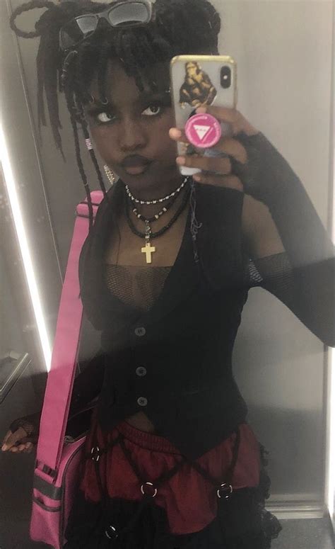 shared  find images    pink black  goth   heart   app