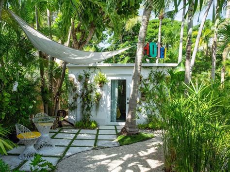 top  airbnbs  florida   style  budget  trips  discover