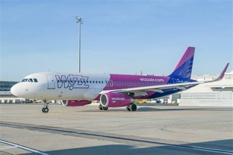 wizz air sees  full recovery    months simple flying