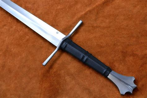 Two Handed Medieval Sword 1332 Darksword Armory