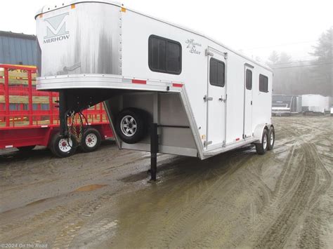 horse trailer  sale   merhow  horse trailer classifieds    road