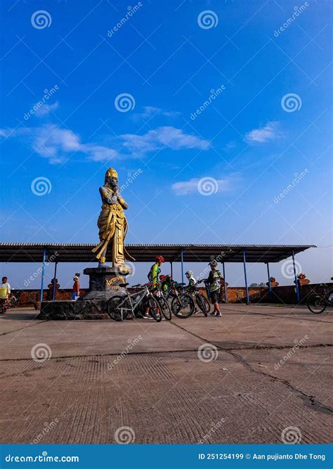 The Statue Of Prabu Hayam Wuruk The King Of The Majapahit Kingdom