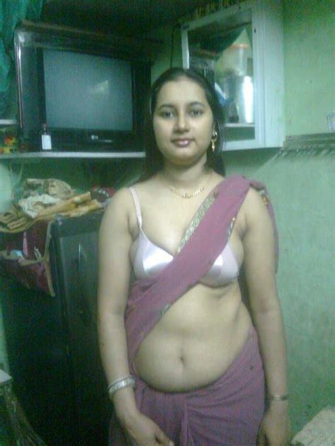 maharastrian housewife removing saree and bra nude sex images