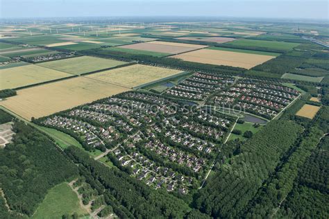 luchtfoto almere hout nederland  juli almere hout ligt ten zuidoosten van almere stad