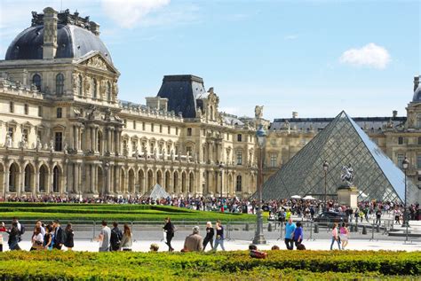 discover  louvre palace paris french moments