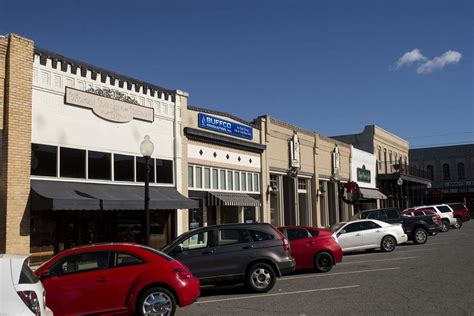 downtown henderson kilgore merchants drive retail economy  customer service local news