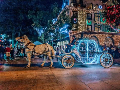 mission inn festival  lights      scenes