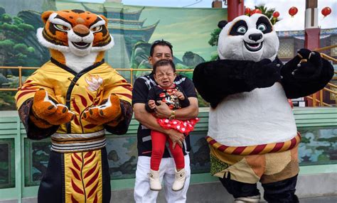 po  tigress  kung fu panda  universal studios hollywood celebrate lunar  year