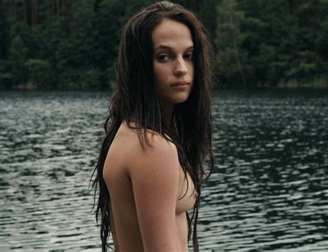 alicia vikander nude fotomemek download