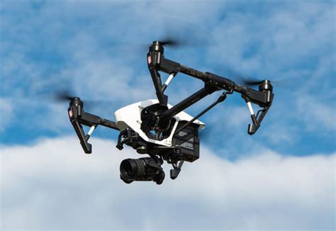 empresa logra aprobacion  volar drones autonomos en instalaciones electricas