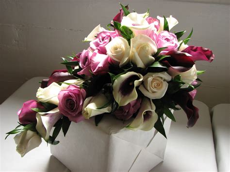 filecascading bridal bouquetjpg wikimedia commons
